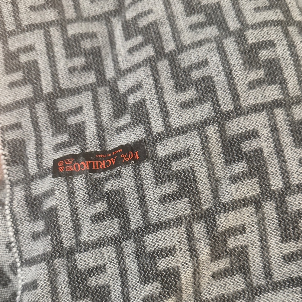 Fendi Gray and Cream Monogram Fringe Throw Blanket - Picture 2 of 4